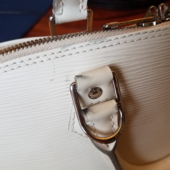 SOLD@!  Louis Vuitton Ivory Alma Epi Satchel Han - Picture 5 of 13